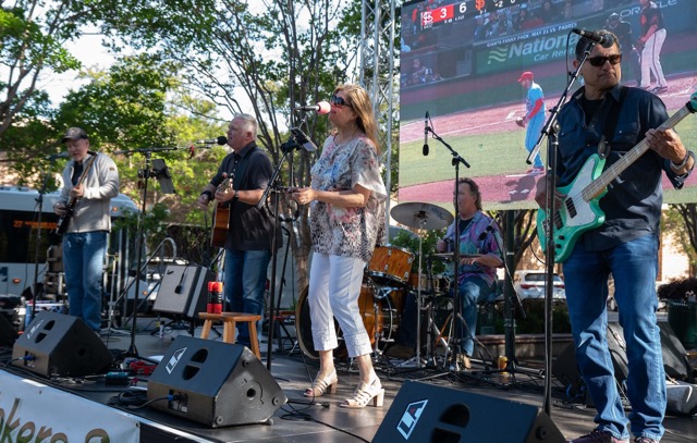 Rockin in Los Gatos Town Plaza Park!