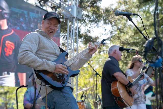 Rockin in Los Gatos Town Plaza Park!